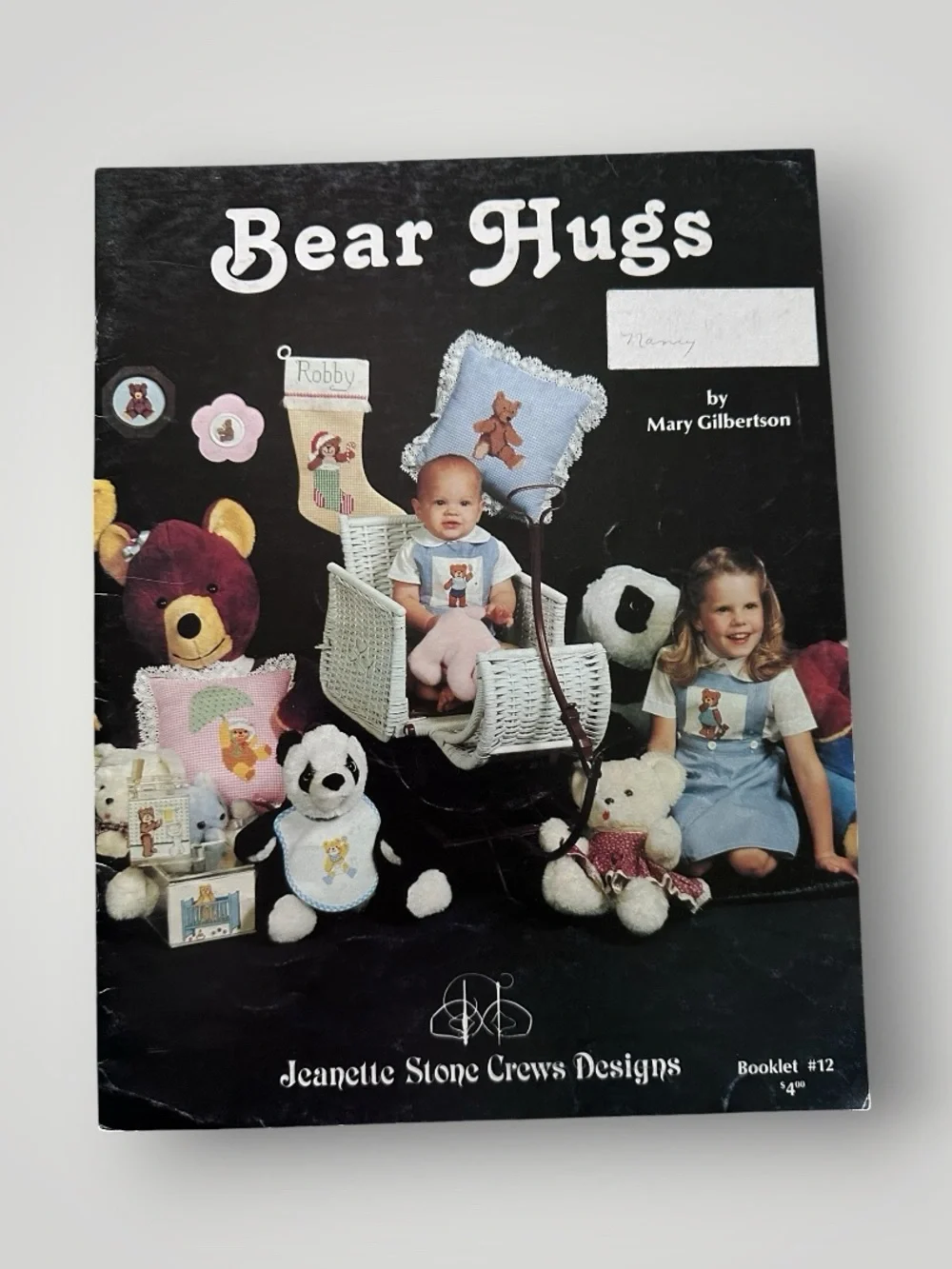 Cross Stitch Pattern Booklet: Bear Hugs (M Gilbertson, J Crews)